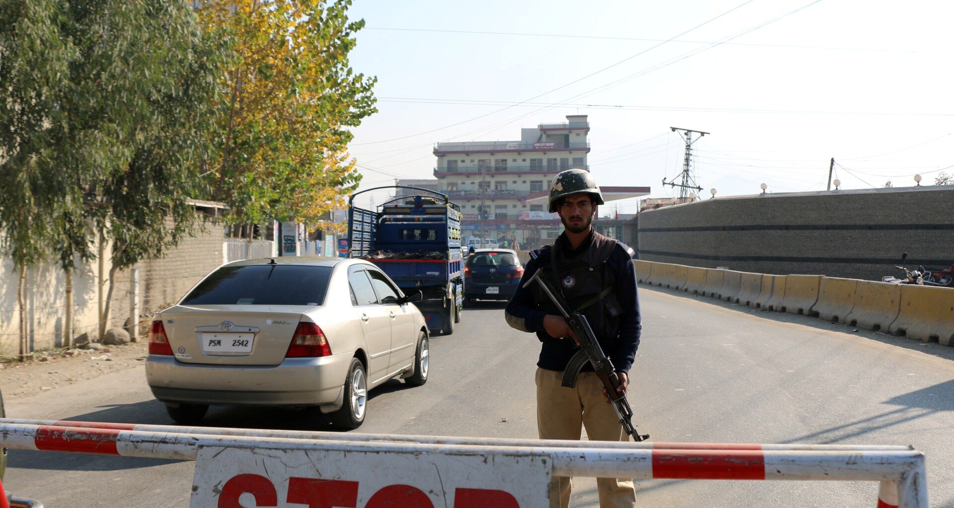 Suicide bomber kills 14 outside police station in Pakistan’s Swat | Conflict News