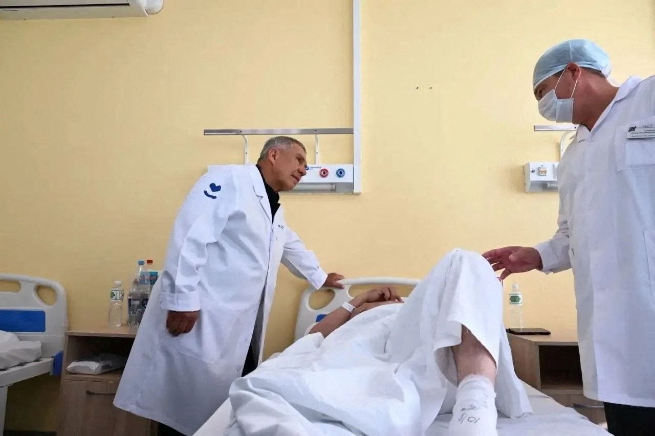 Head of Tatarstan Minnikhanov visits Nizhnekamsk following drone attack