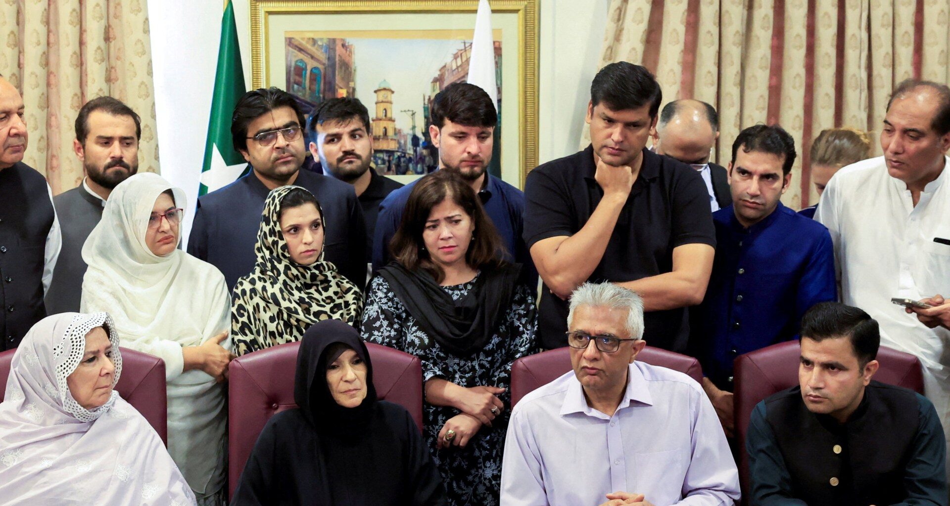 Pakistan ex-PM Imran Khan’s family accuses gov’t of defying hospital order | Imran Khan News
