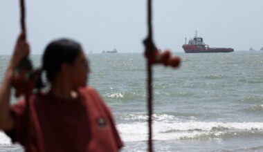 Iran war live: Iran says Hormuz remains closed despite Oman route deal | Donald Trump News
