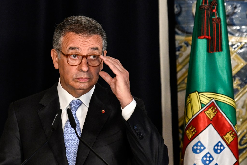 Portuguese President António José Seguro at a press conference with the President of Mozambique.