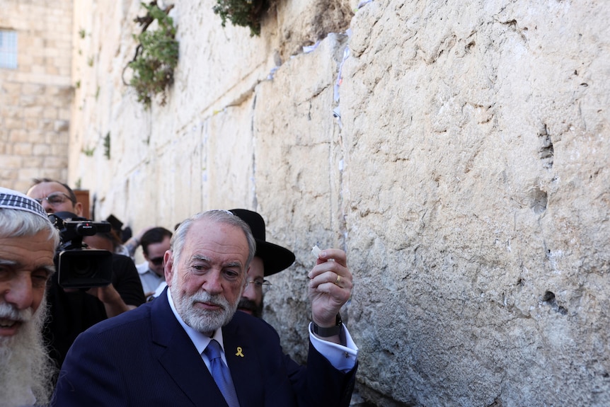 Mike Huckabee visits the Western Wall in Jerusalem