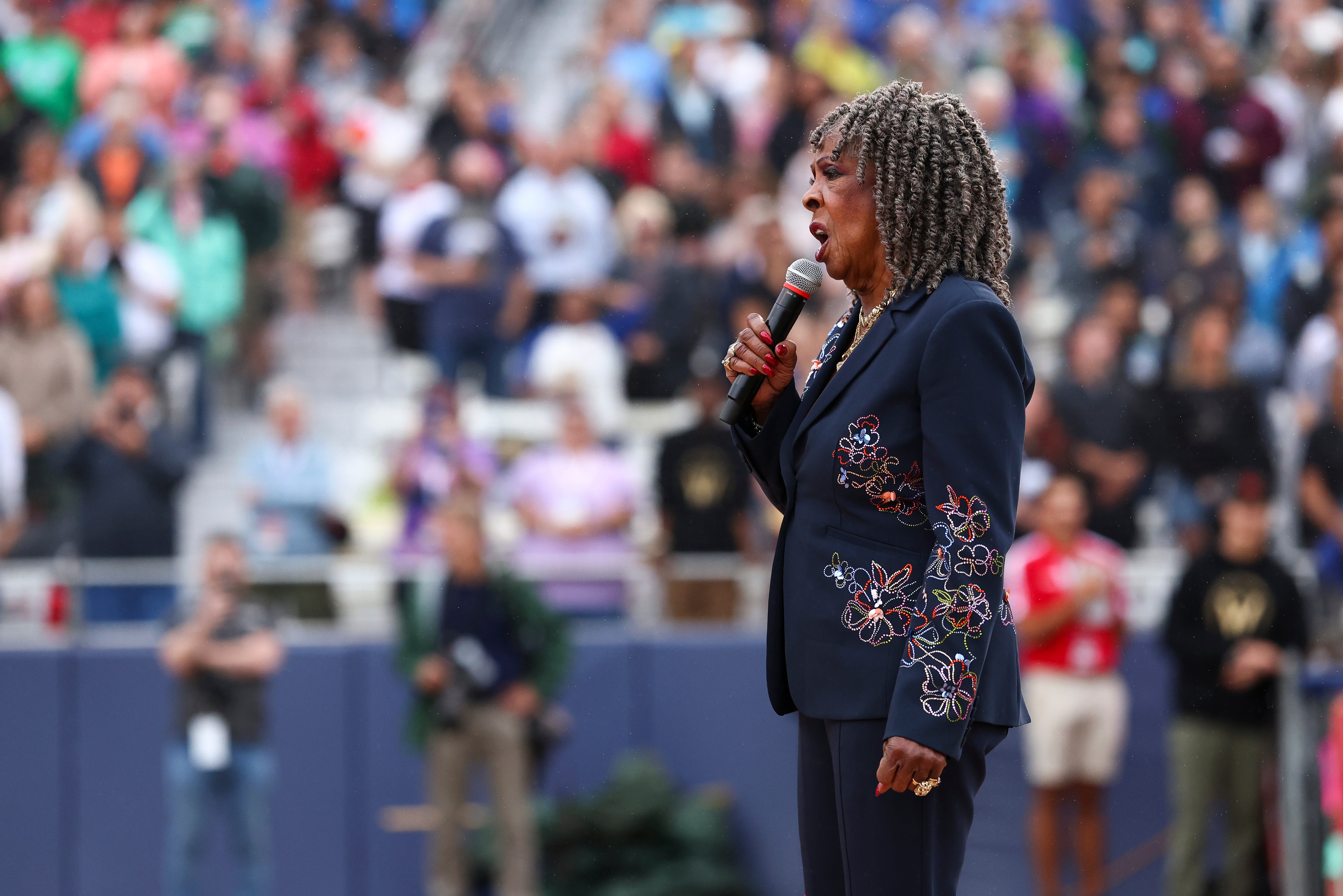 Classic Motown singer Martha Reeves’s rendition of the US National Anthem quickly went viral