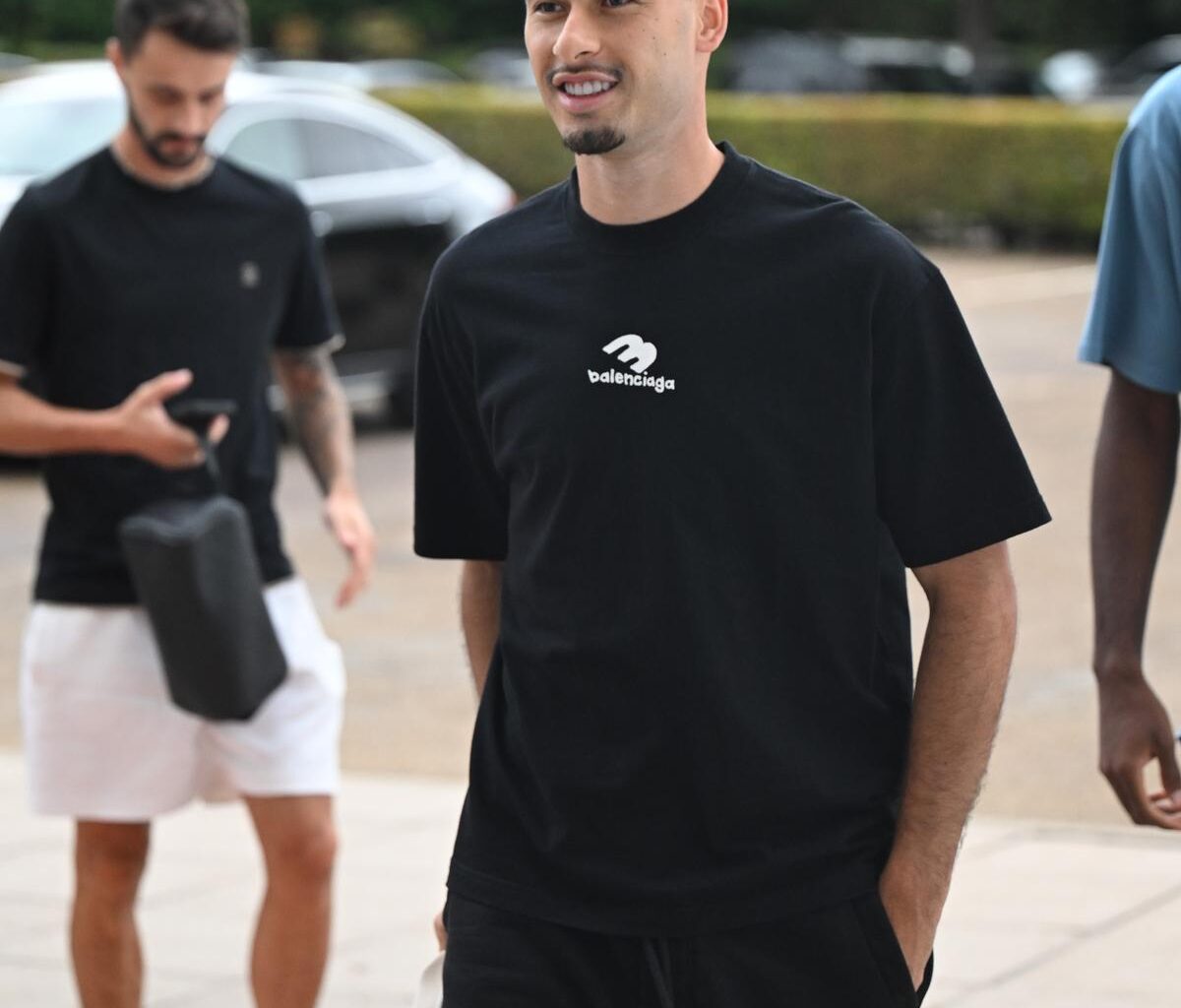 Why Gabriel Martinelli has not been named in Arsenal FC squads this season as 'talks' begin for £60m transfer