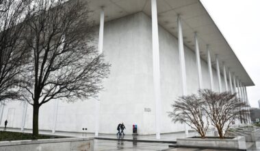 Judge finds Kennedy Center owes musician $250,000 in legal fees