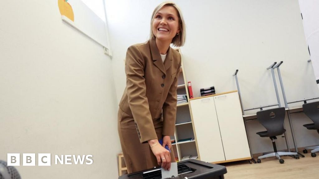 Iceland EU referendum on a knife edge as counting continues - BBC