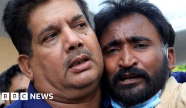 Islamabad PIMS hospital fire: Witnesses say rescue was delayed as blaze killed 14 babies - BBC