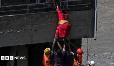 Nepal-Tibet floods: Death toll rises to 389 in Nepal amid fears of second flood