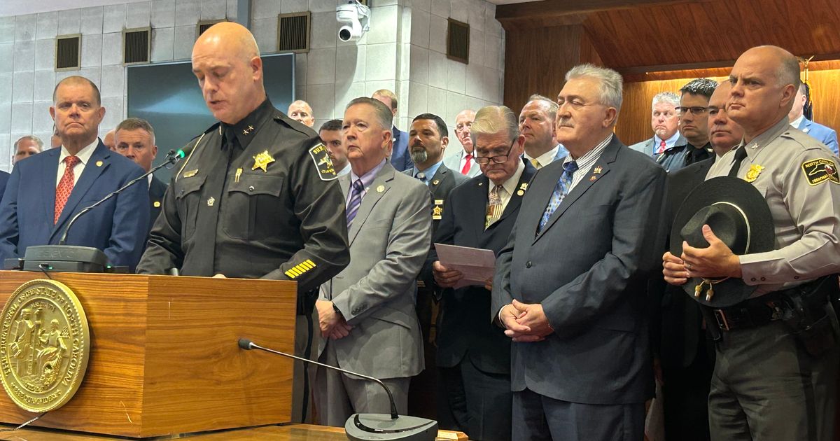 Protesters pack NC legislature as lawmakers, police push for hemp ban :: WRAL.com