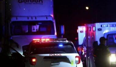 Pedestrian dead after collision in Ajax