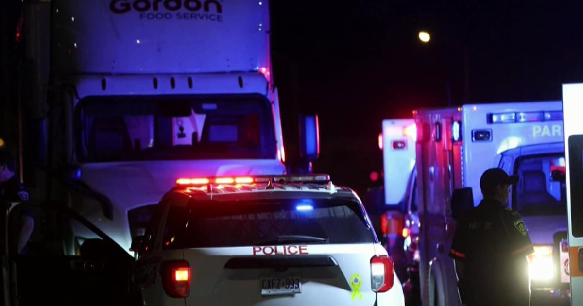 Pedestrian dead after collision in Ajax