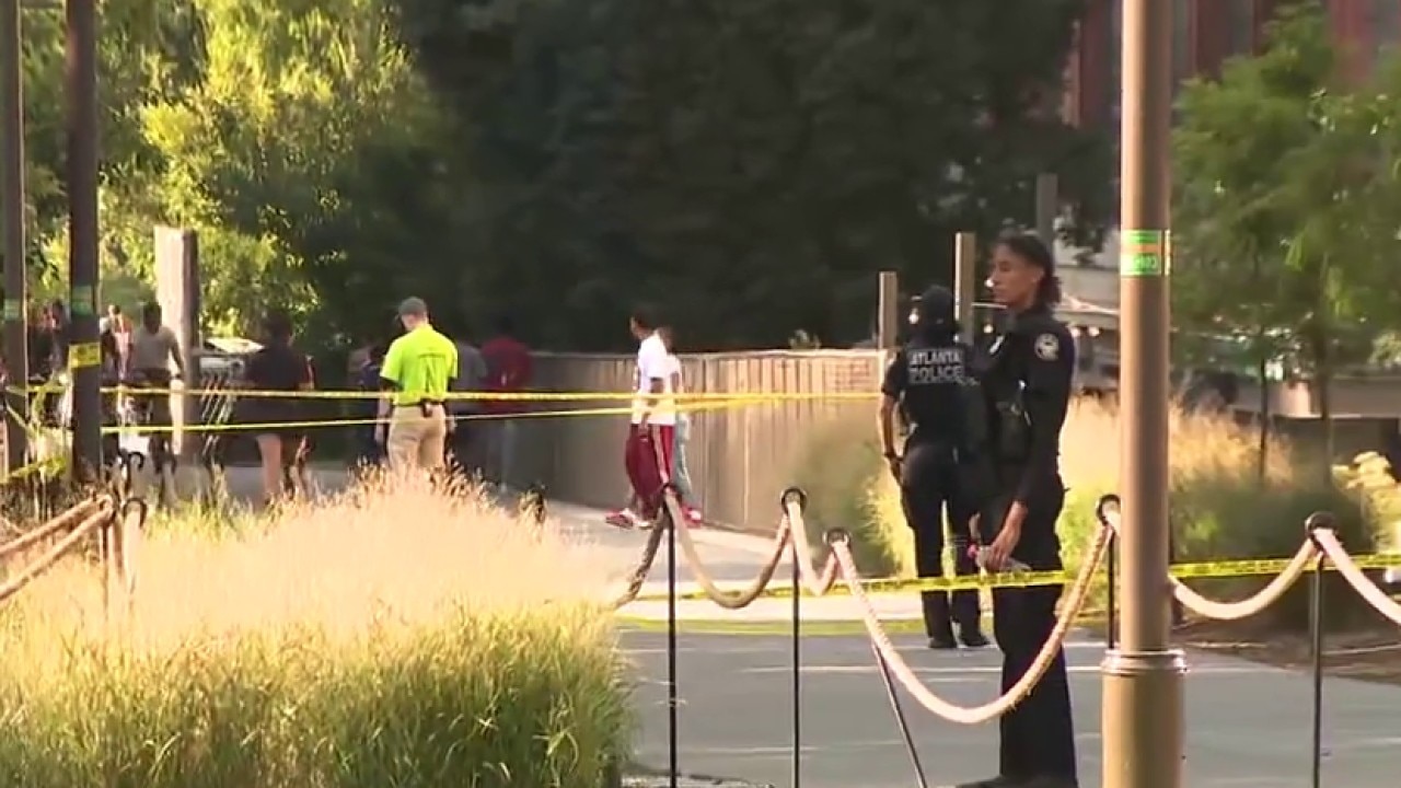 1 dead, 1 detained after stabbing on Atlanta Beltline