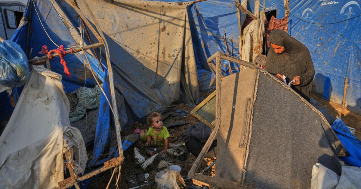 Palestinians in Gaza hope Hamas will disarm but fear Israeli forces won't withdraw | World News