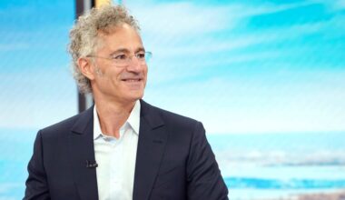 Alex Karp Says Palantir Crushed Earnings With 'Shrinking' Sales Team