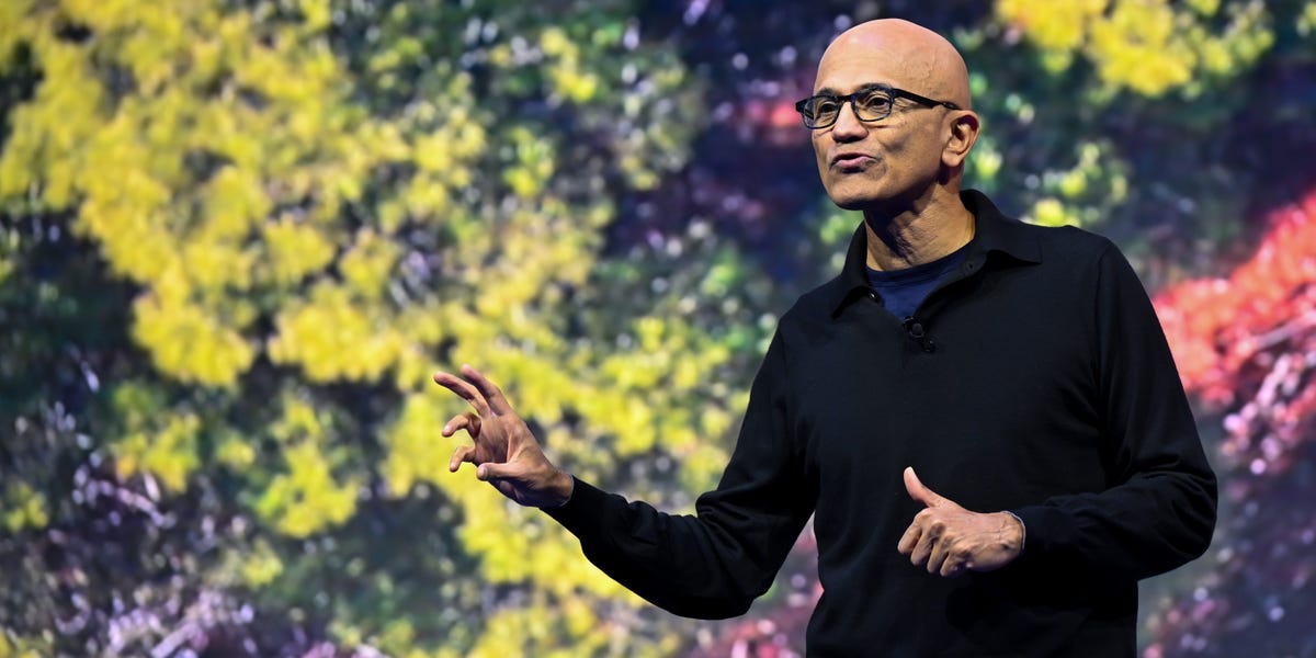 Microsoft Staff Share Pay in Internal Spreadsheet. See the Numbers.