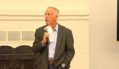 Meeting offers community chance to ask questions on the Hawk Fire | Fire Watch
