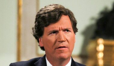 Tucker Carlson Wants Trump ‘Immediately’ Removed From Office