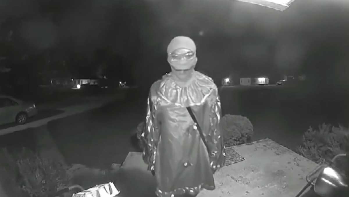 Teen in clown costume accused of killing elderly man, whispers ‘I’m looking for you’ on doorbell cam