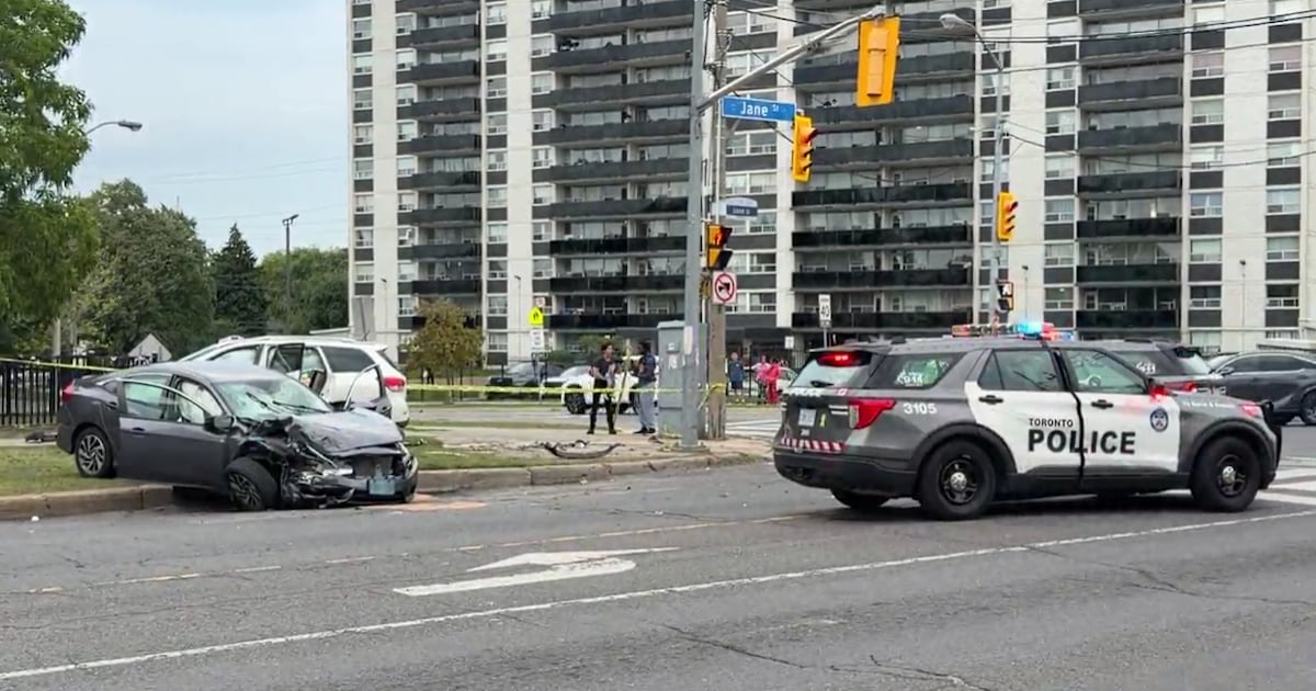 North York crash: 3 adults, 2 kids in hospital
