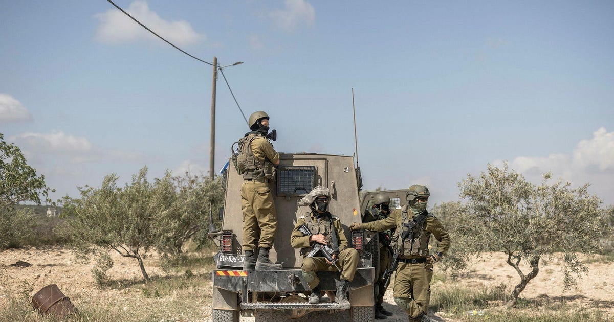 Live Updates | Israeli Moderately Wounded in West Bank Stabbing; Forces in Pursuit of Suspect