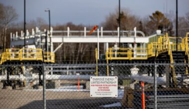 Michigan Supreme Court orders review of permit for Enbridge oil pipeline under Great Lakes
