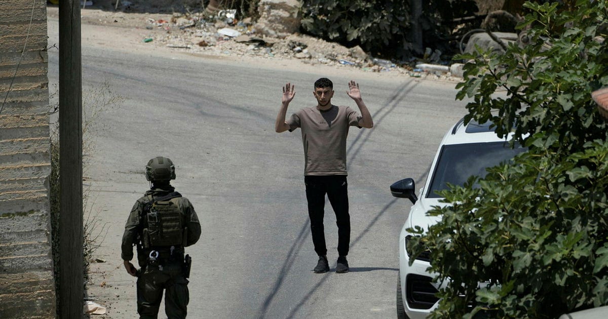 Gideon Levy Is Wrong. Israel's Left Can't Afford to Give Up on the Democrats
