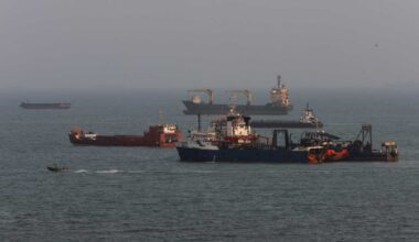 US strikes Iranian rocket launchers on the Strait of Hormuz