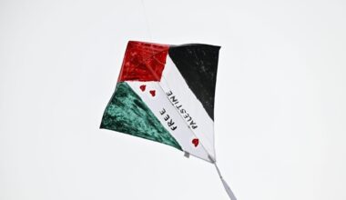 Gaza boy tears apart kites after Israel threatens attacks