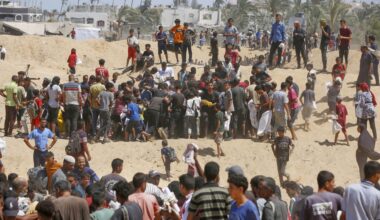 Israel threatens Gaza residents with expulsion over children’s kites