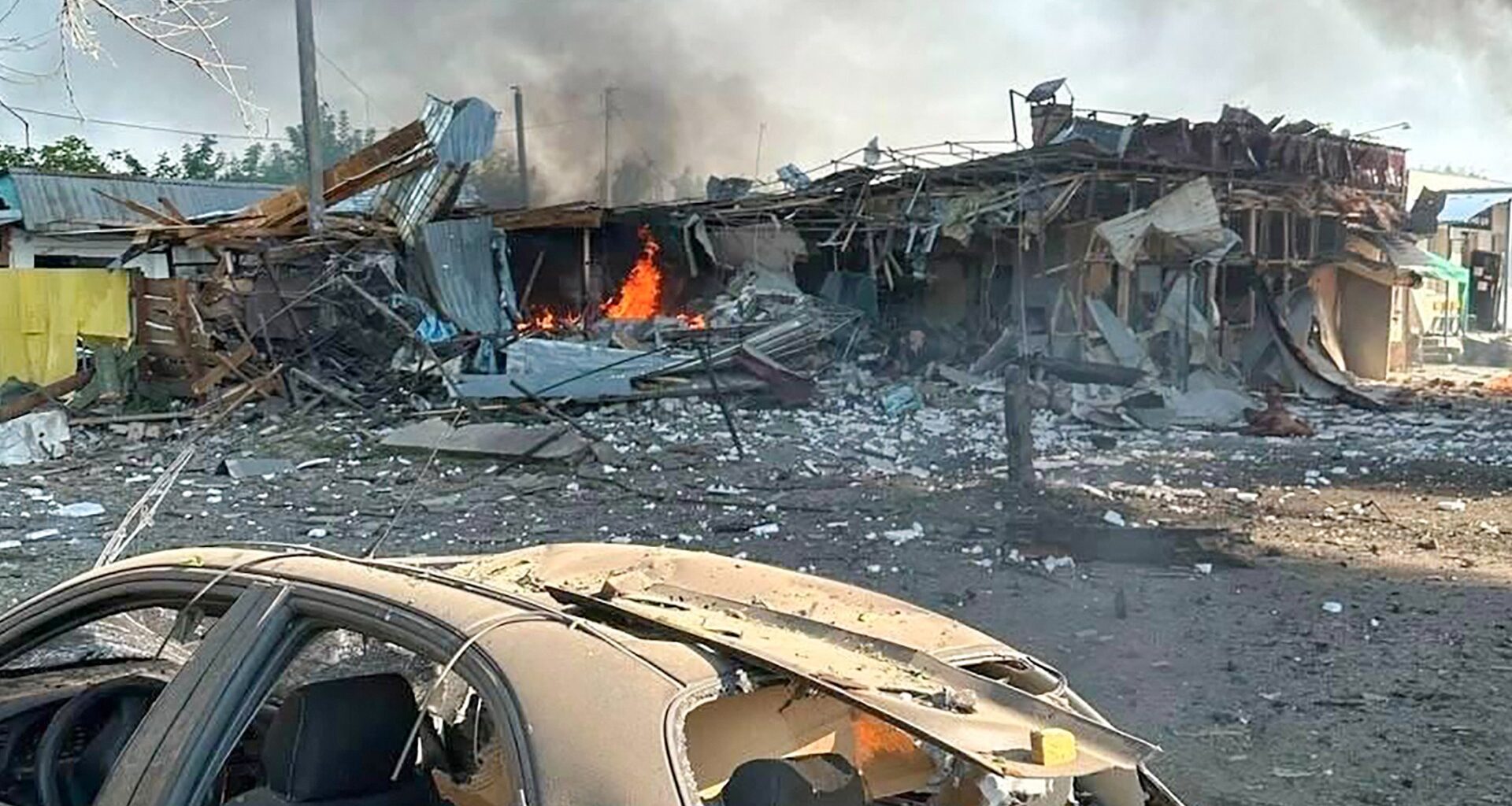 Russian strikes kill 10 in Kharkiv as Ukrainian drones hit Moscow | Russia-Ukraine war News