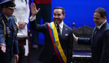De la Espriella sworn in as Colombia’s leader, vows armed group crackdown | Politics News