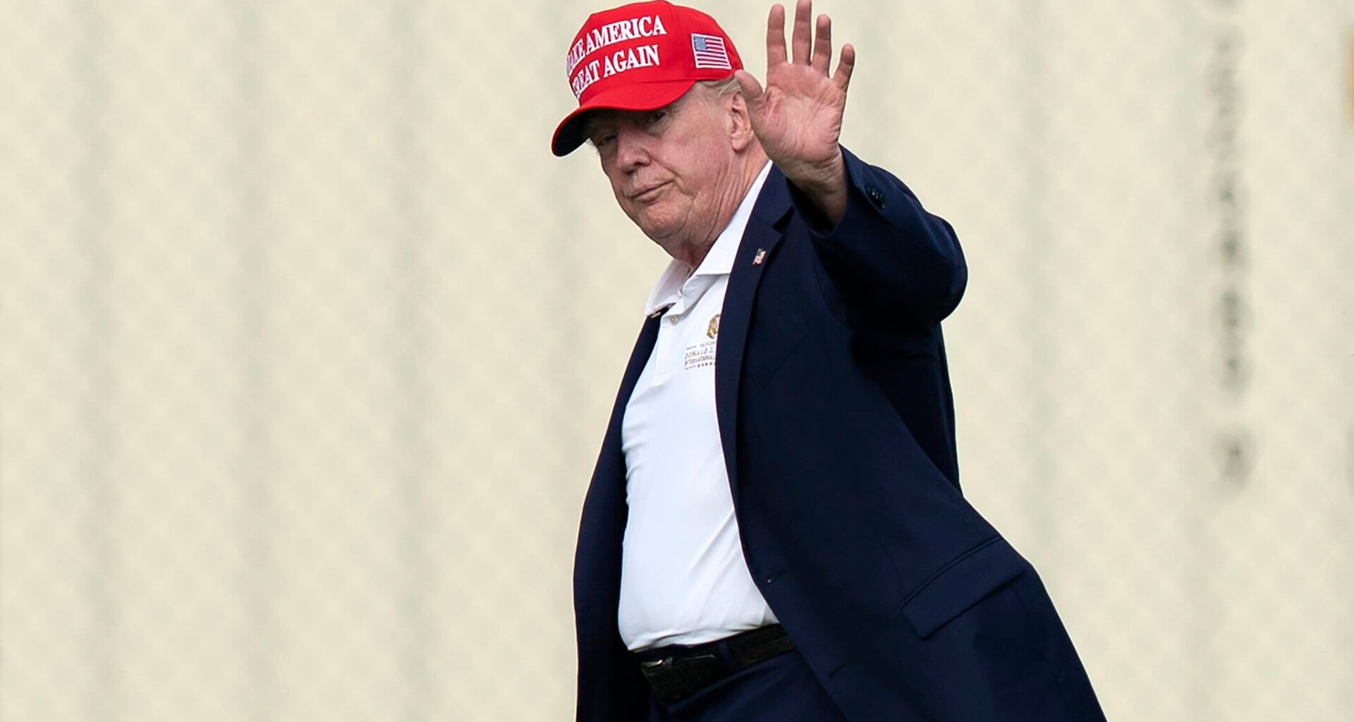 Trump's approval rating sinks to presidency low of 33% as Iran war drags on