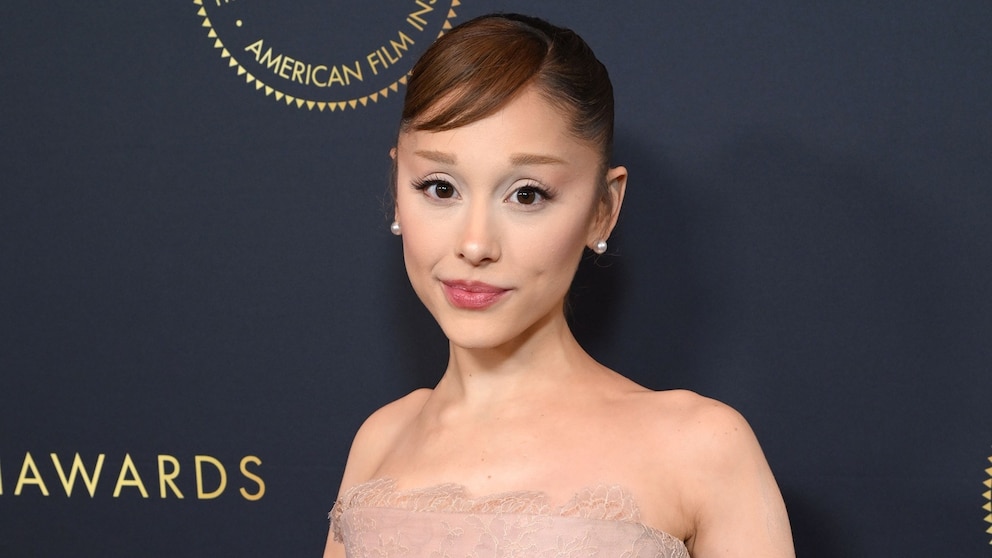 Ariana Grande taking break from public appearances, exits West End show amid 'public scrutiny'