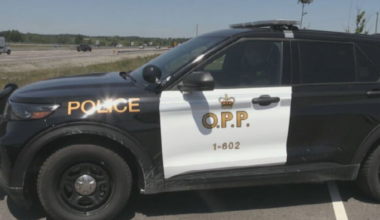 NB Hwy. 404 in Aurora shut down after crash