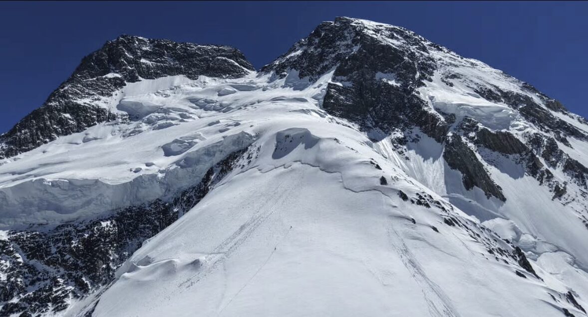 Broad Peak upper half with the Brppad PEak saddle on top and the snow slopes between Camp 2 and Camp 3.