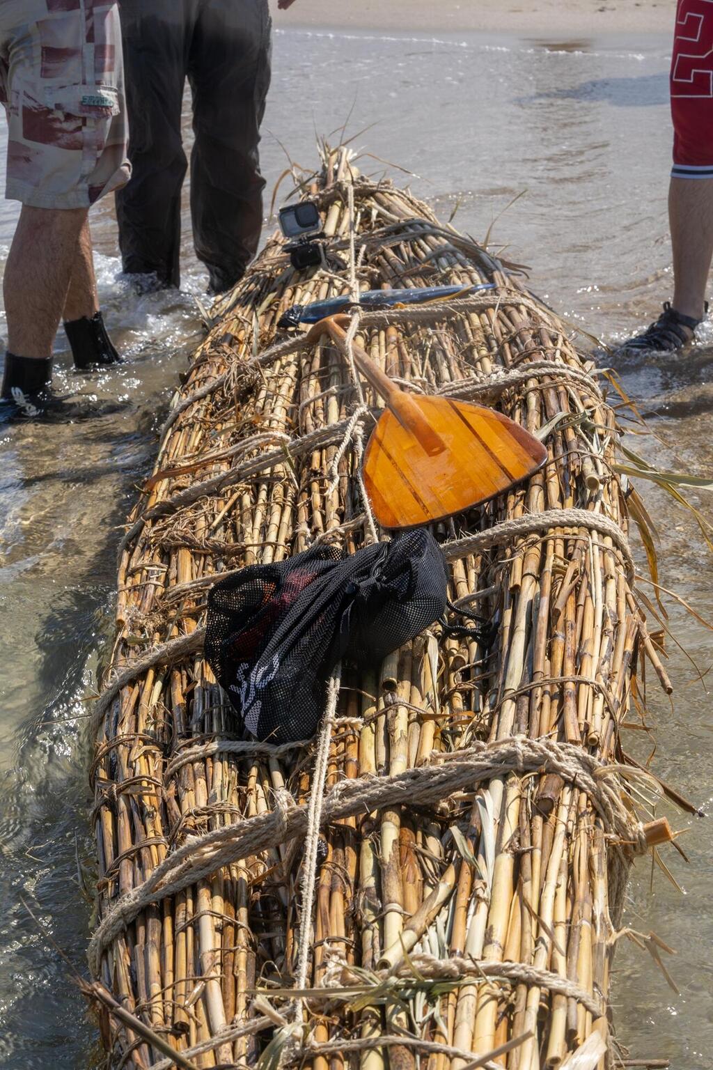 The reed boat recreating what some of the earliest vessels used along the coast of ancient Israel may have looked like 8,000 years ago (Photo: Amir Yorman) סירת הקנים שמדמה כיצד נראו כלי השיט הראשונים של תושבי חופי ארץ ישראל לפני כ־8,000 שנים
