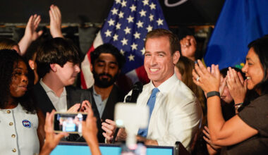 Luke Bronin defeats Rep. John Larson in CT 1st District primary