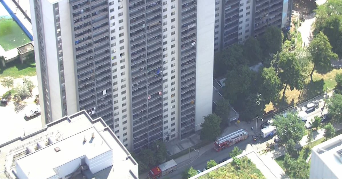 Downtown Toronto highrise fire: 1 dead