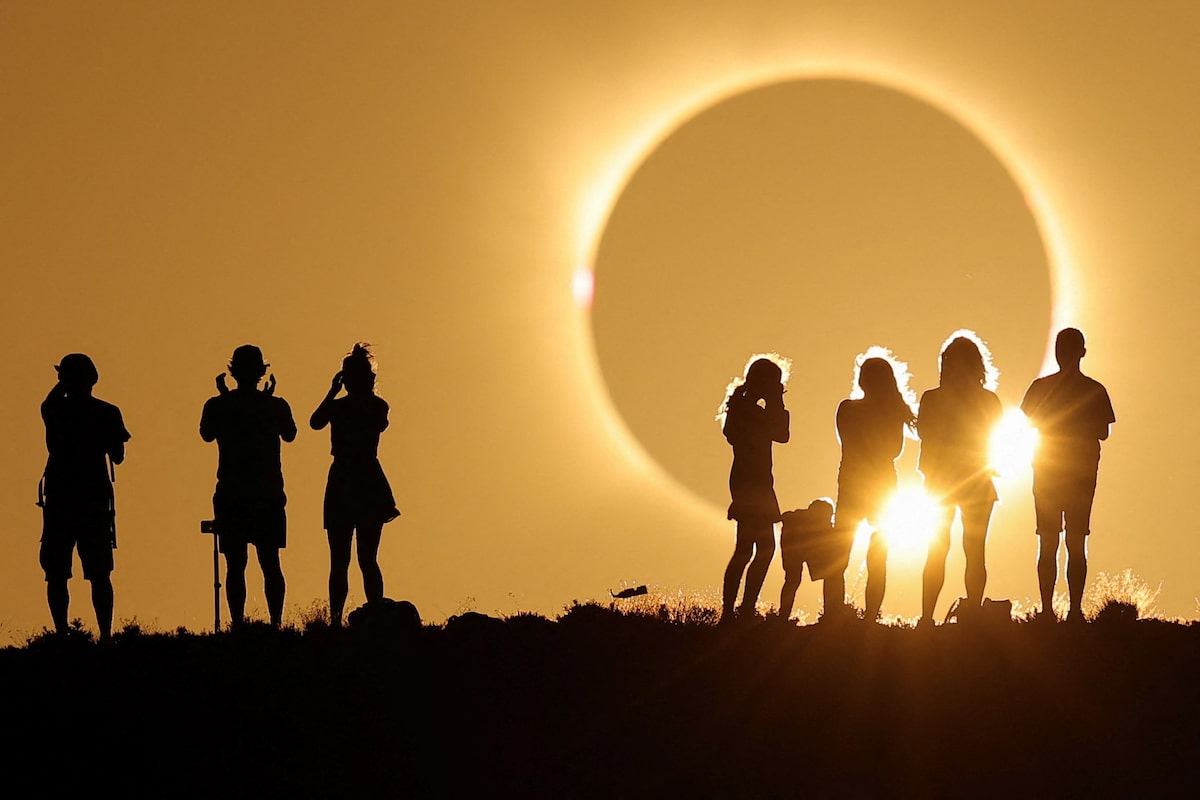 Skywatchers take in solar eclipse as parts of Canada await peak of Perseid meteor shower