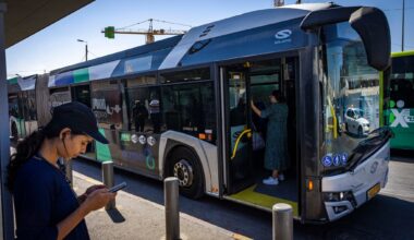 Teenagers allegedly beat an Arab bus driver unconscious overnight in Jerusalem