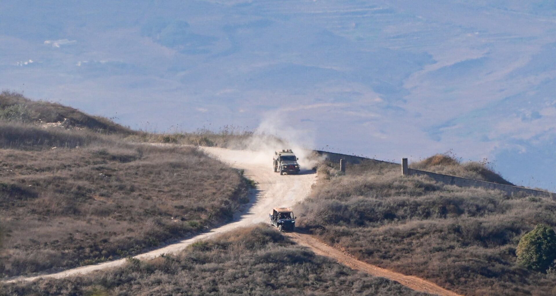 Israeli officer moderately hurt in overnight clash with Hezbollah gunmen -- army