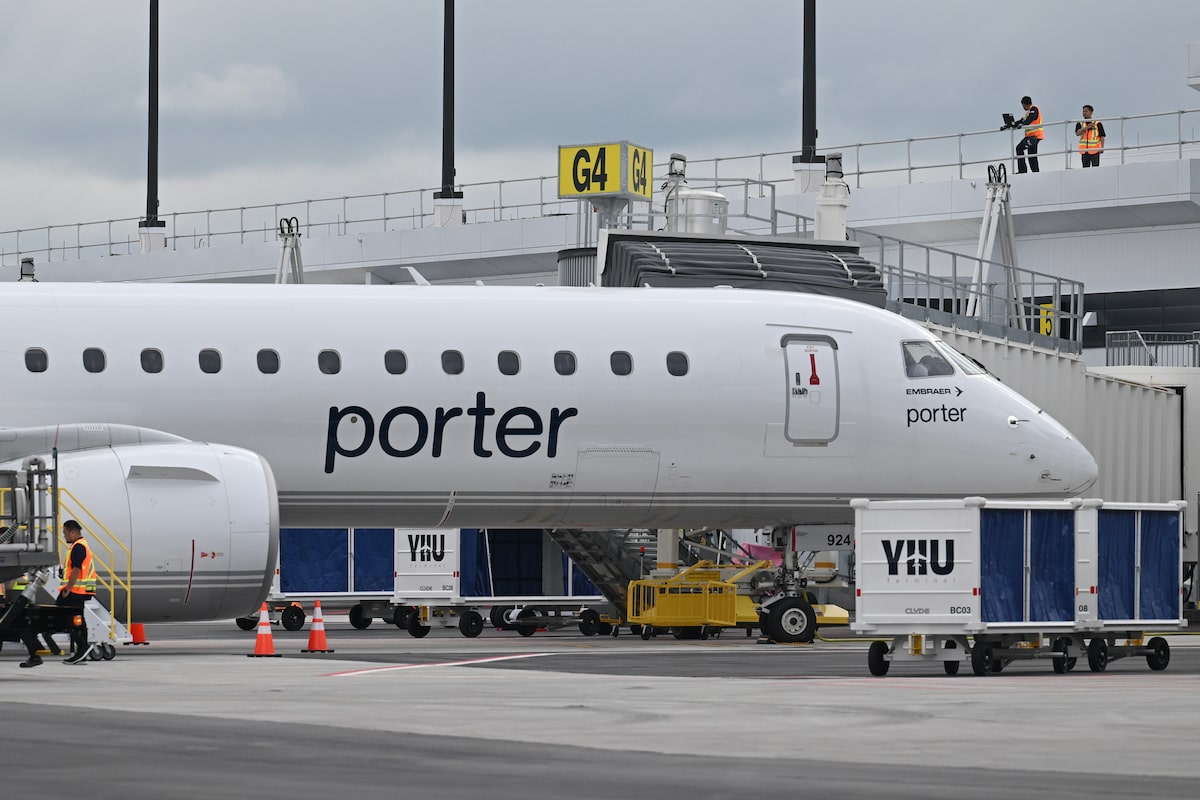 Porter flight from Victoria to Toronto cancelled after child refuses to wear seatbelt