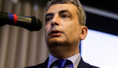 Russia maintains election ban on opposition Yabloko, jails deputy head | Russia-Ukraine war News
