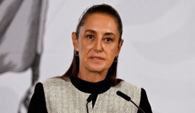 Claudia Sheinbaum stays on the sidelines of Canada-U.S. trade war