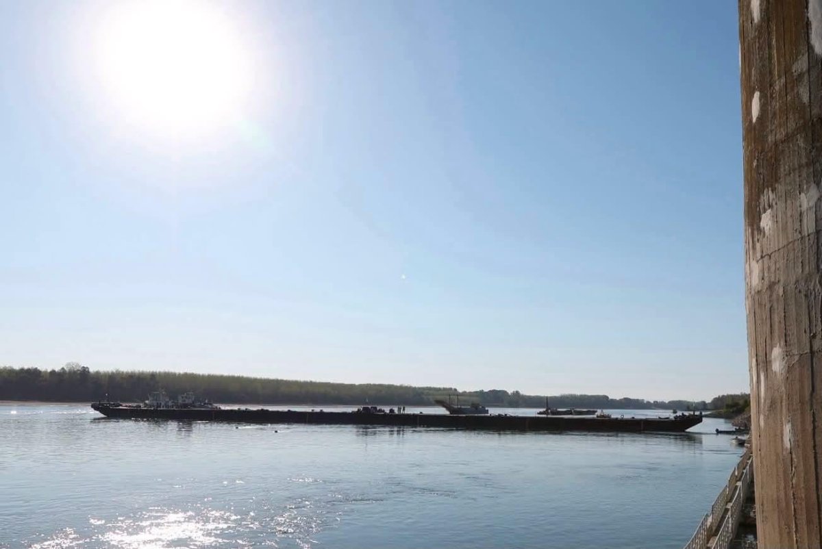 Hungary sinks barges into Danube River to stave off energy crisis
