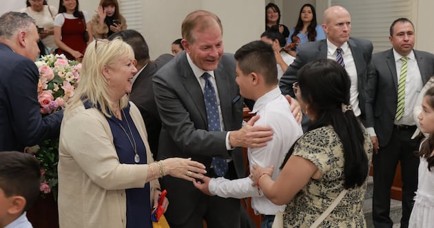 After 7.4 earthquake in Colombia, Elder Stevenson meets Cali mayor – Church News