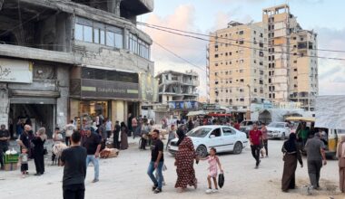 Gaza forced to use unreliable online payments amid ‘cash famine’ | Israel-Palestine conflict News