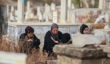 As families retrieve bodies, Gaza is running out of places to bury the dead | Gaza News
