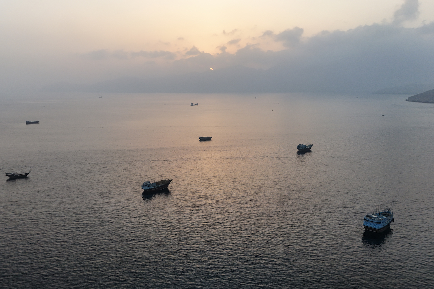 U.S., Iran, Oman Try to Negotiate a Deal to Reopen the Strait of Hormuz
