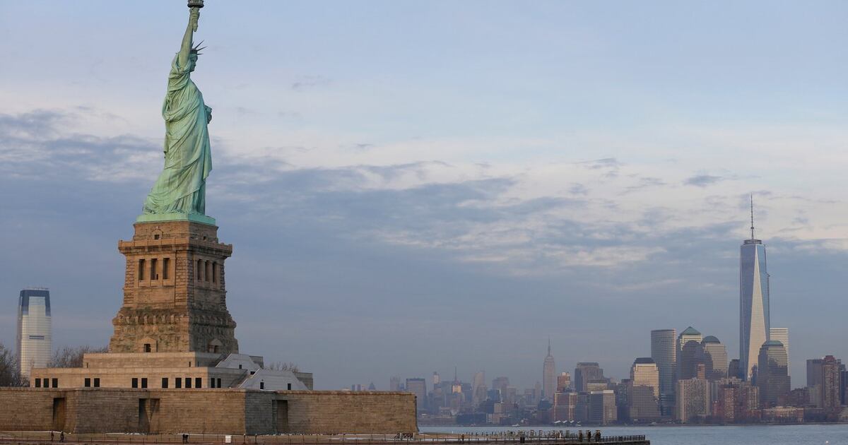 Boat capsizes in New York Harbor, woman and 5-month-old baby die - CTV News